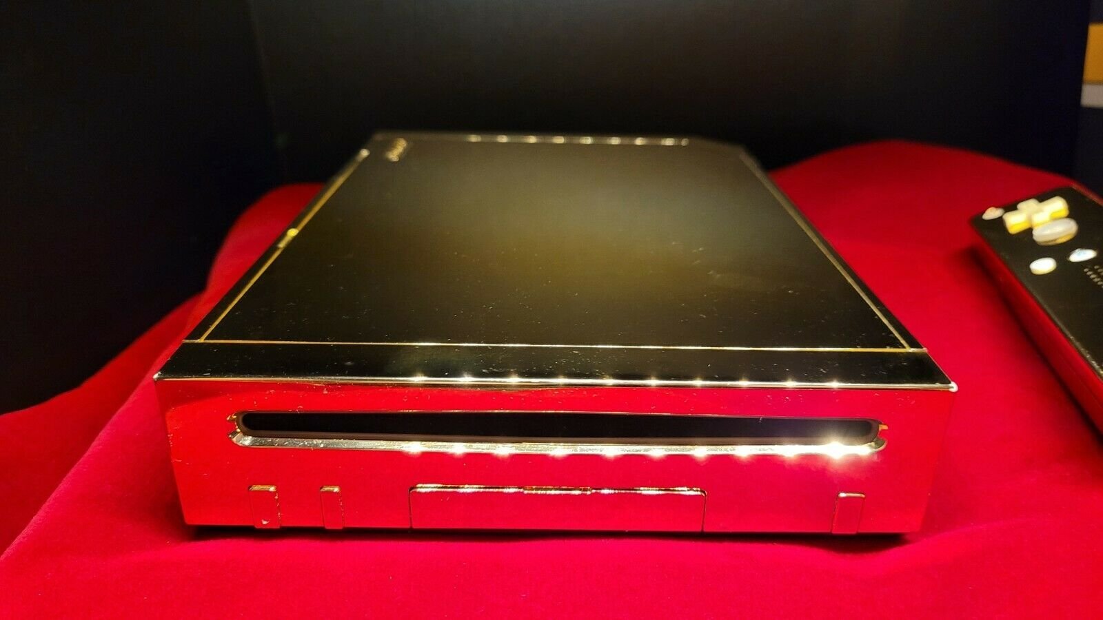 Queen Elizabeth II’s 24K Gold Nintendo Wii Is Up For Sale & We Have So Many Questions