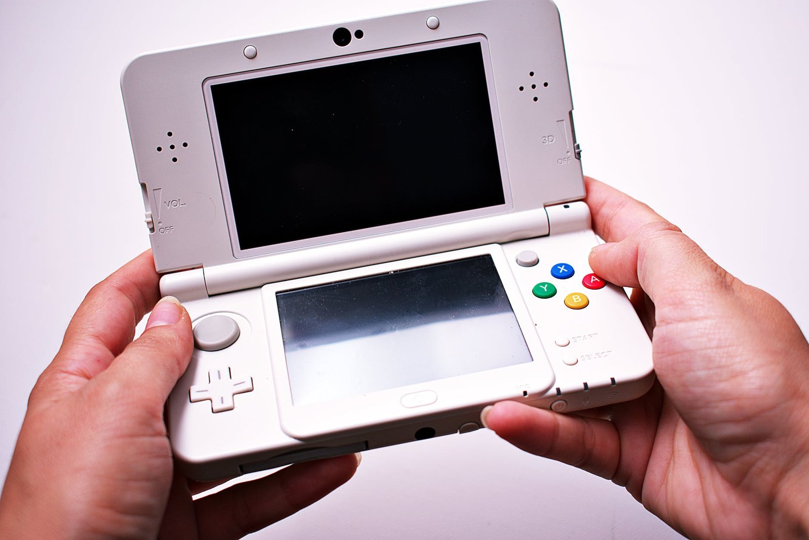 The Nintendo 3DS Was No Failure – Closing Its eShop Is Wrong