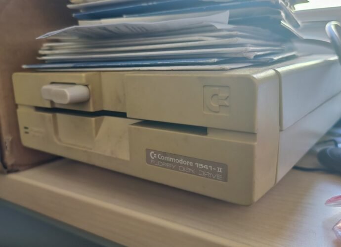 Commodore 1541-11 disk drive