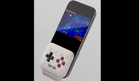 8BitDo smartphone game controller